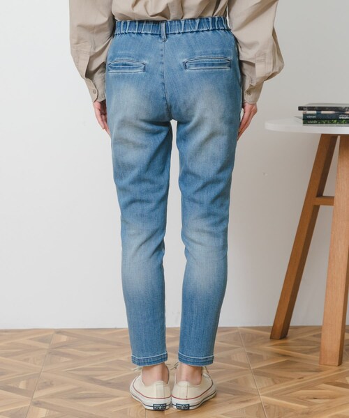 URBAN RESEARCH Sonny Label（アーバンリサーチサニーレーベル）の「MONAME　NEW RELAX TAPERED（デニムパンツ・レディース・LIGHTBLUE・XS/S/M）」の12枚目の写真