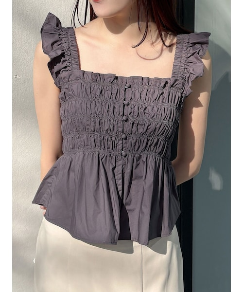 MERCURYDUO(マーキュリーデュオ)の「シャーリングフリルバックシャンブラウス(シャツ/ブラウス・レディース・オフホワイト/チャコールグレー/レッド/ライトグリーン/アイスブルー・F)」の5枚目の写真