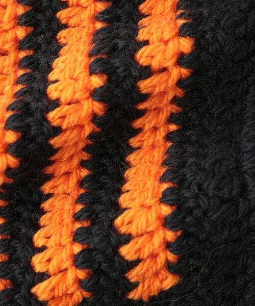 ADAM ET ROPE'（アダムエロペ）の「【RICE NINE TEN/ライス ナイン テン】HAND KNITTED CROCHET SCARF（マフラー・メンズ・ブラック/ブルー系/レッド・F）」の9枚目の写真