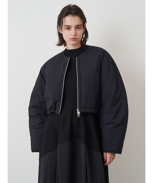 ELENDEEK（エレンディーク）の「SHORT PADDING JK（ノーカラージャケット・レディース・オフホワイト/ブラック・F）」の14枚目の写真