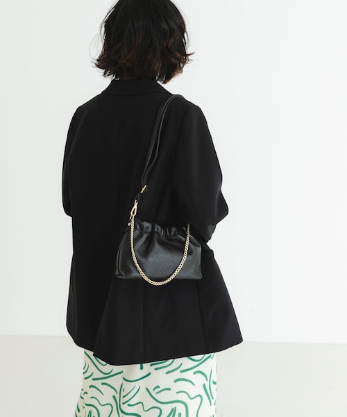URBAN RESEARCH(アーバンリサーチ)の「レザーギャザーバッグ(ショルダーバッグ・レディース・BLACK/BROWN/BEIGE・-)」の9枚目の写真