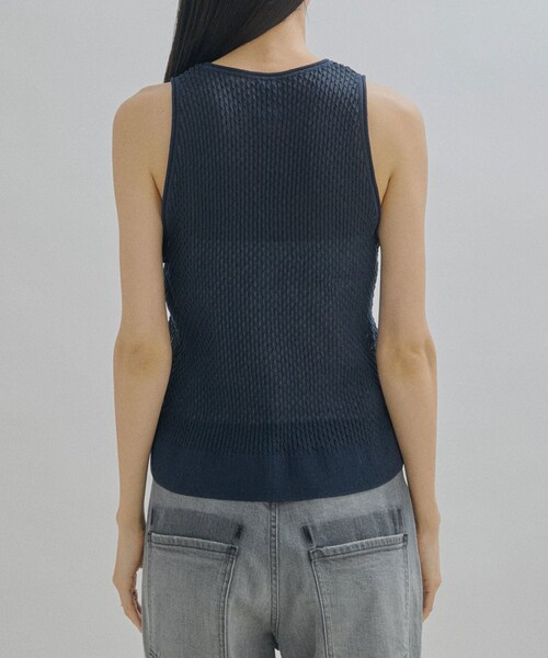ADAM ET ROPE'（アダムエロペ）の「【公式サイト限定】【BATONER for SALON】SEE THROUGH TANK TOP（タンクトップ・レディース・ベージュ/ネイビー/サックス・F）」の13枚目の写真