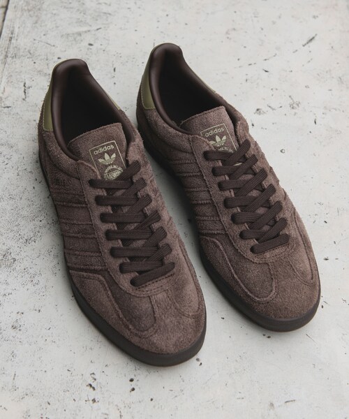 URBAN RESEARCH DOORS(アーバンリサーチドアーズ)の「adidas Exclusive GAZELLE INDOOR(スニーカー・レディース・ダークブラウン・23/23.5/24/24.5/25)」の4枚目の写真