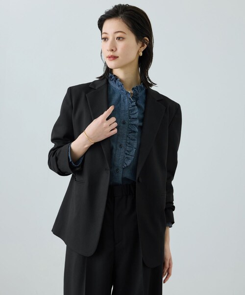 ROPE'（ロペ）の「トリアセツイル シングルテーラードジャケット(デニムライク)/セットアップ対応（テーラードジャケット・レディース・ブラック/ネイビー系・36/38）」の13枚目の写真