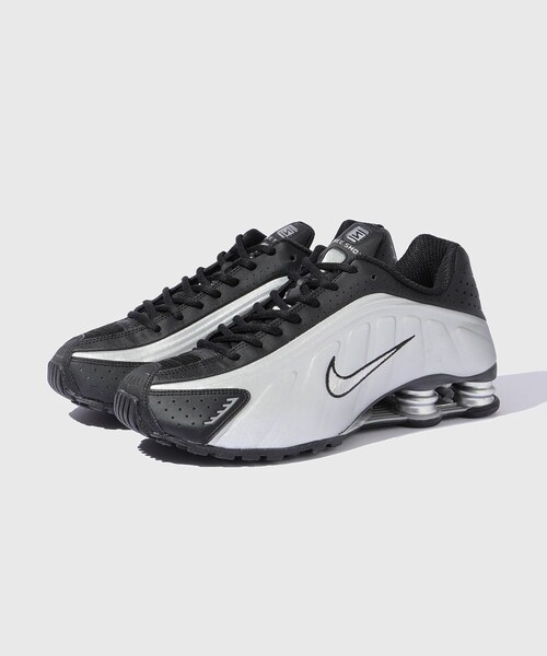 ADAM ET ROPE'（アダムエロペ）の「【NIKE/ナイキ】Shox R4 HQ1988（スニーカー・メンズ・ブラック/ゴールド・26.0/26.5/27.0/27.5/28.0/28.5）」の20枚目の写真