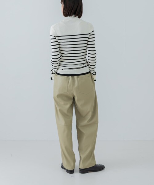URBAN RESEARCH(アーバンリサーチ)の「レザーライクコクーンパンツ(その他パンツ・レディース・BLACK/BEIGE・FREE)」の20枚目の写真