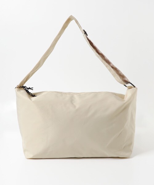 URBAN RESEARCH DOORS(アーバンリサーチドアーズ)の「『別注』YAKPAK×DOORS SHOULDER BAG(ショルダーバッグ・メンズ・CHARCOAL/BLACK/GREIGE・-)」の16枚目の写真