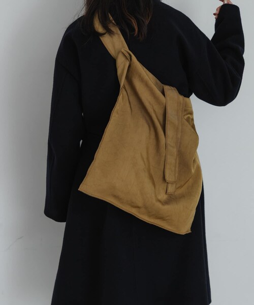URBAN RESEARCH（アーバンリサーチ）の「『一部別注カラー』ITTI　MARY INSIDE OUT TOTE- L（トートバッグ・レディース・BLACK/RED/別注CURRY・-）」の19枚目の写真