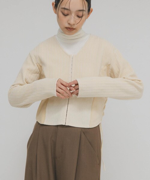 KBF（ケイビーエフ）の「モールジャガードカーディガン（カーディガン/ボレロ・レディース・BEIGE/BROWN/BLACK・One）」の3枚目の写真