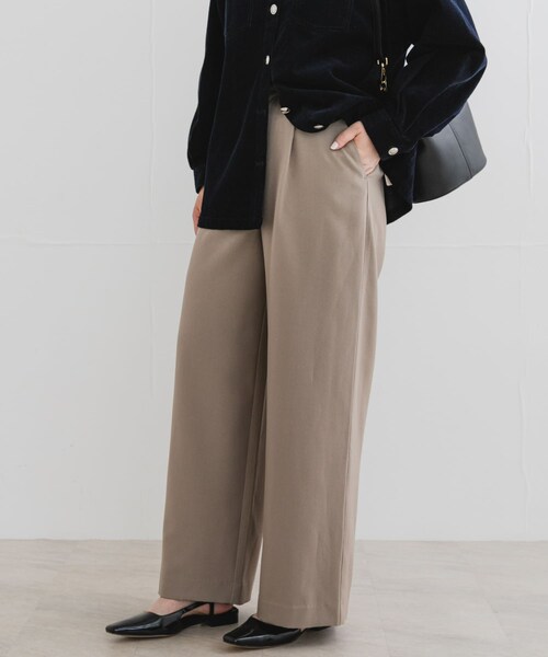 URBAN RESEARCH ROSSO（アーバンリサーチロッソ）の「『UR TECH SMOOTHLUXE』F by ROSSO　タックワイドパンツ（その他パンツ・レディース・BEIGE/C/GRAY/BLACK・34/36/38）」の4枚目の写真