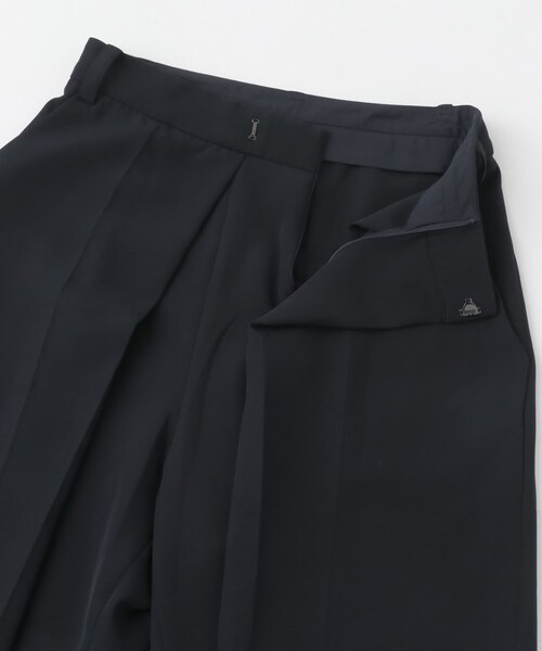 URBAN RESEARCH ROSSO（アーバンリサーチロッソ）の「F by ROSSO　ダブルクロスデザインタックパンツ（その他パンツ・レディース・BLACK/NAVY・36/38）」の18枚目の写真