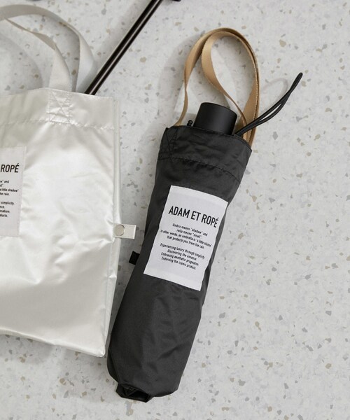 ADAM ET ROPE'（アダムエロペ）の「【定番人気】 CORTED UMBRELLA 53 with tote（折りたたみ傘・レディース・ブラック/ホワイト系・F）」の2枚目の写真