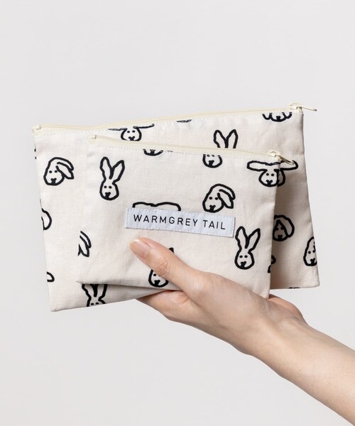 URBAN RESEARCH(アーバンリサーチ)の「WARMGREYTAIL FLATPOUCH-BUNNY S(ポーチ・メンズ・IVORY・-)」の3枚目の写真