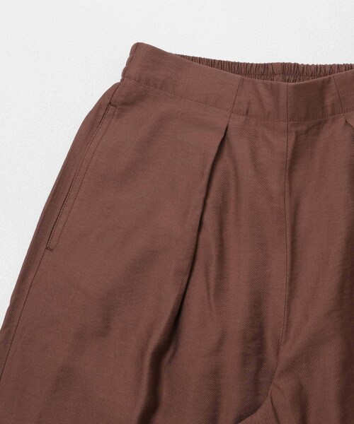 URBAN RESEARCH DOORS(アーバンリサーチドアーズ)の「FORK&SPOON レーヨンナイロンツイルイージーパンツ(その他パンツ・レディース・CHARCOAL/REDBROWN/KHAKI・1/2)」の13枚目の写真