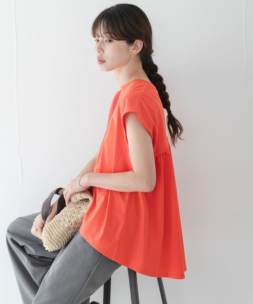 URBAN RESEARCH Sonny Label（アーバンリサーチサニーレーベル）の「接触冷感バックフレアフレンチTシャツ（Tシャツ/カットソー・レディース・オフ/チャコール/コーラルレッド・Free）」の3枚目の写真