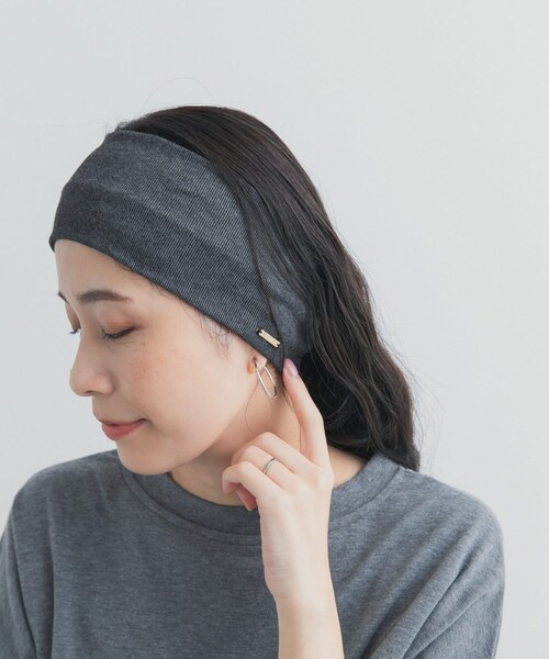 URBAN RESEARCH DOORS(アーバンリサーチドアーズ)の「プレート付きヘアバンド(ヘアバンド・レディース・GRAY/CHARCOAL・One)」の5枚目の写真