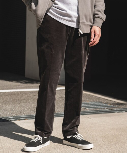 URBAN RESEARCH DOORS（アーバンリサーチドアーズ）の「『UR TECH』コーデュロイトラウザー（その他パンツ・メンズ・OFF/BROWN/CHARCOAL/NAVY・S/M/L/XL）」の2枚目の写真