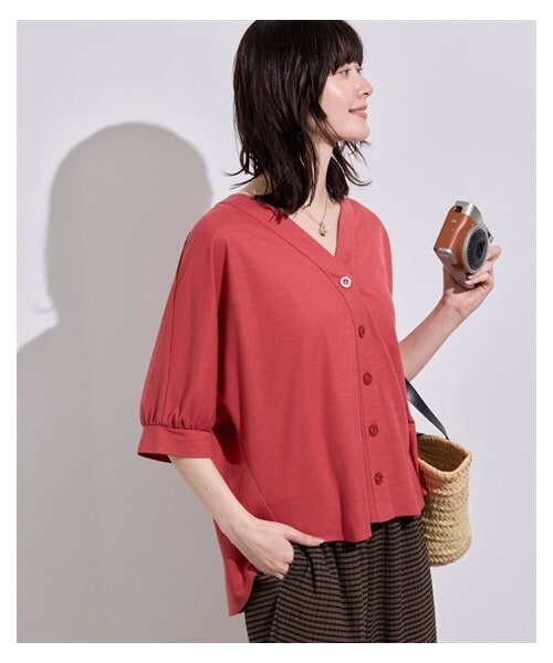 nissen（ニッセン）の「＜大きいサイズ＞美ラクRUタッチカーディガンにもなるゆるシルエットトップス（接触冷感・抗菌防臭・UVカット・遮熱）（カーディガン/ボレロ・レディース・ディープレッド/グレイッシュブルー/黒・L~LL/3L~4L/5L~6L/8L/10L）」の12枚目の写真