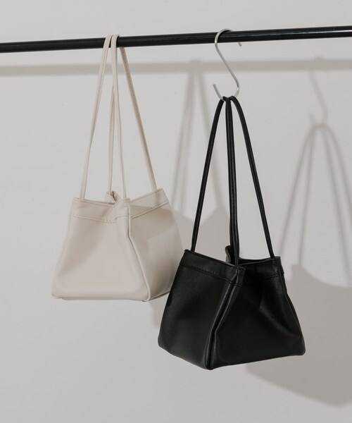 SMELLY（スメリー）の「スクエアミニバッグ（ハンドバッグ・レディース・BLK/IVO・-）」の18枚目の写真