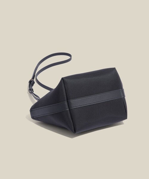 ROPE'（ロペ）の「【E'POR】BOAT BAG Mini/撥水・超軽量・26SS新型・新色追加（ショルダーバッグ・レディース・ブラック/ベージュ/ワイン・F）」の14枚目の写真