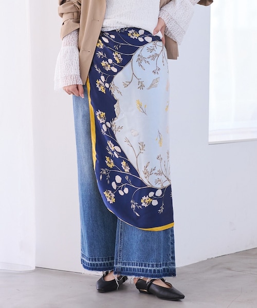 VIS（ビス）の「アソート柄スカーフ 90cm（バンダナ/スカーフ・レディース・ベージュ系/ネイビー系・F）」の2枚目の写真