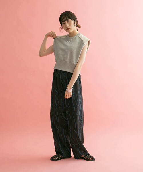 KBF（ケイビーエフ）の「ショルダータックスウェット（スウェット・レディース・NAVY/TOP GRAY/PINK・one）」の5枚目の写真