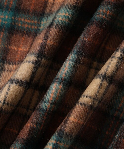 ADAM ET ROPE'(アダムエロペ)の「【AURALEE/オーラリー】CASHMERE CHECK LONG STOLE(マフラー・レディース・ダークブラウン/グリーン・F)」の15枚目の写真