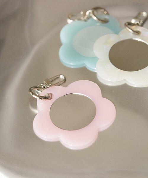 ROPE' PICNIC（ロペピクニック）の「フラワーミラーキーホルダー（キーホルダー・レディース・ホワイト系/ブルー系/ピンク・F）」の5枚目の写真