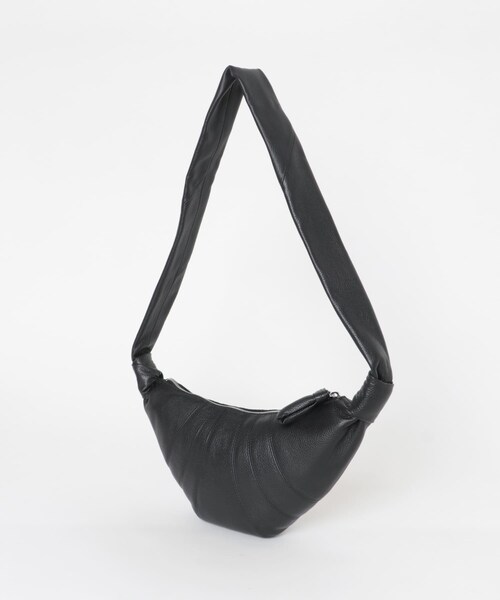 URBAN RESEARCH（アーバンリサーチ）の「LEMAIRE　SMALL CROISSANT BAG（ショルダーバッグ・レディース・CHOCOLATE/BLACK・-0）」の4枚目の写真