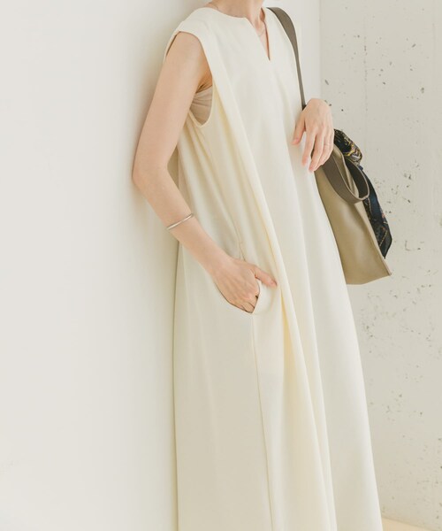 ITEMS URBANRESEARCH（アイテムズ アーバンリサーチ）の「カットミラノノースリワンピース（ワンピース・レディース・K/BRN/OFF/BLK・FREE）」の6枚目の写真