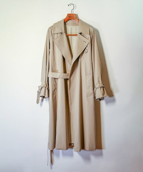 ADAM ET ROPE'（アダムエロペ）の「【blurhms】Gabardine Double Belt Trench Coat（トレンチコート・メンズ・ブラック/ベージュ・2/3）」の7枚目の写真