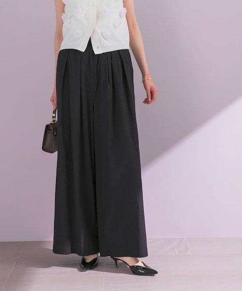 URBAN RESEARCH ROSSO（アーバンリサーチロッソ）の「ライトタックイージーワイドパンツ（その他パンツ・レディース・BEIGE/DARKNAVY・Free）」の2枚目の写真
