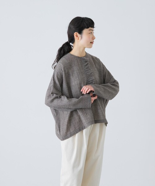 かぐれ（カグレ）の「ウールワイドフリルプルオーバー（シャツ/ブラウス・レディース・CHECK/CHARCOAL・Free）」の21枚目の写真