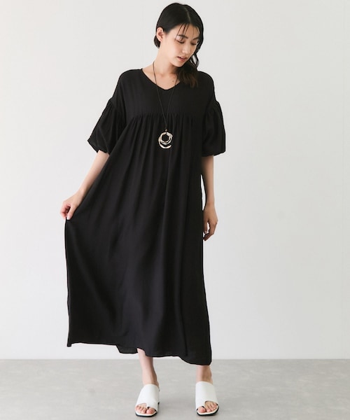 Jayro(ジャイロ)の「袖ボリュームワンピース(ワンピース・レディース・ブラック/ブルー/ピンク・F)」の1枚目の写真