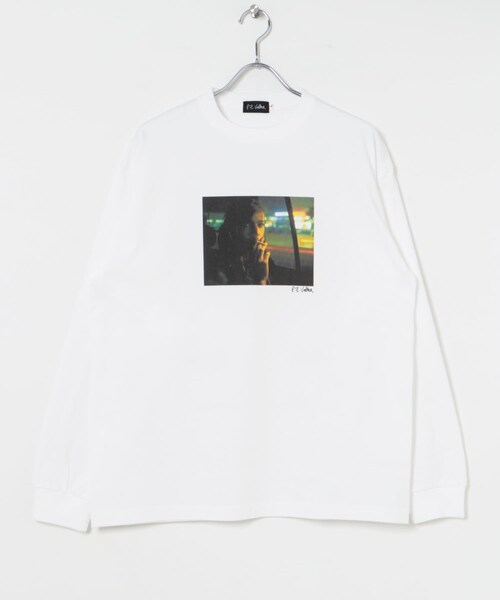 URBAN RESEARCH(アーバンリサーチ)の「BLANKMAG NIGHT photo L/S Tee(Tシャツ/カットソー・メンズ・White/Black・M/L/XL)」の1枚目の写真