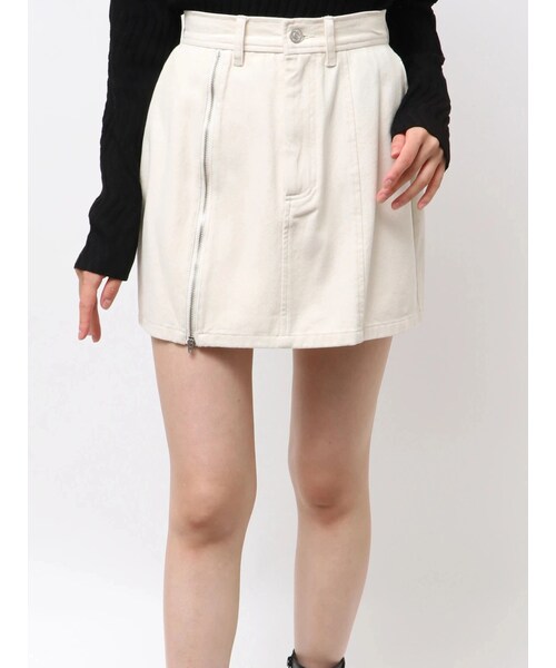 MURUA（ムルーア）の「サイドオープンデニムスカート【セット販売対象】（デニムスカート・レディース・アイボリー/ブラック/ピンク/ミントグリーン・1/2）」の3枚目の写真