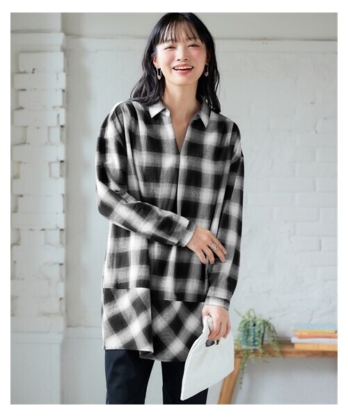 nissen（ニッセン）の「綿１００％洗いざらし風やわらか先染めシャツチュニック（選べるデザイン）＜大きいサイズ有＞（シャツ/ブラウス・レディース・全開ギャザー(黒系)/スキッパーコクーン(黒系)/全開Aライン(黒系)/ピンタック(ネイビー系)・S/M/L/LL/3L/4L/5L/6L/8L/10L）」の17枚目の写真