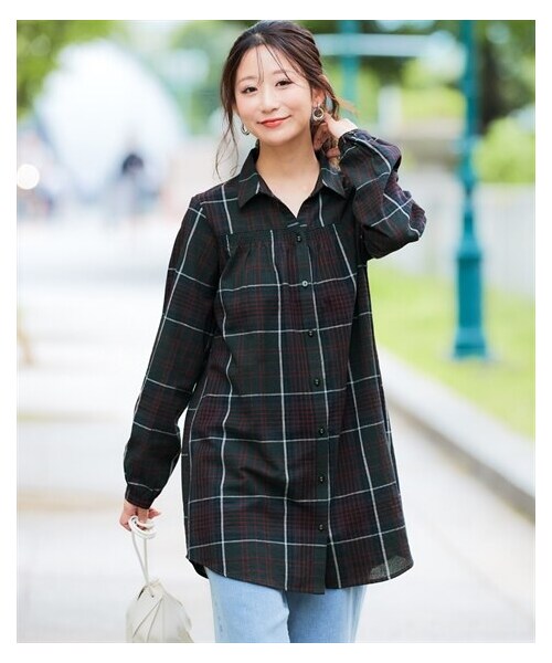 nissen（ニッセン）の「綿１００％洗いざらし風やわらか先染めシャツチュニック（選べるデザイン）＜大きいサイズ有＞（シャツ/ブラウス・レディース・全開ギャザー(黒系)/スキッパーコクーン(黒系)/全開Aライン(黒系)/ピンタック(ネイビー系)・S/M/L/LL/3L/4L/5L/6L/8L/10L）」の12枚目の写真