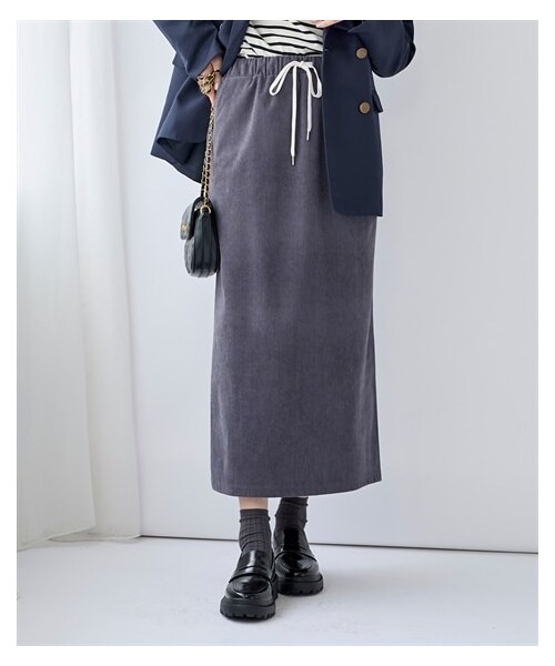 nissen（ニッセン）の「カットコーデュロイバックスリットナロースカート＜大きいサイズ有＞（スカート・レディース・グレージュ/ライトブラウン/黒/オリーブグリーン/チャコールグレー/ターコイズブルー/ライトピンク・L/LL/3L/4L/5L/6L/8L/10L/S/M）」の3枚目の写真