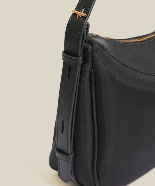 ROPE'(ロペ)の「【E'POR】C BAG Medium【撥水】【超軽量】(ハンドバッグ・レディース・ブラック/オフホワイト/カーキ・F)」の10枚目の写真