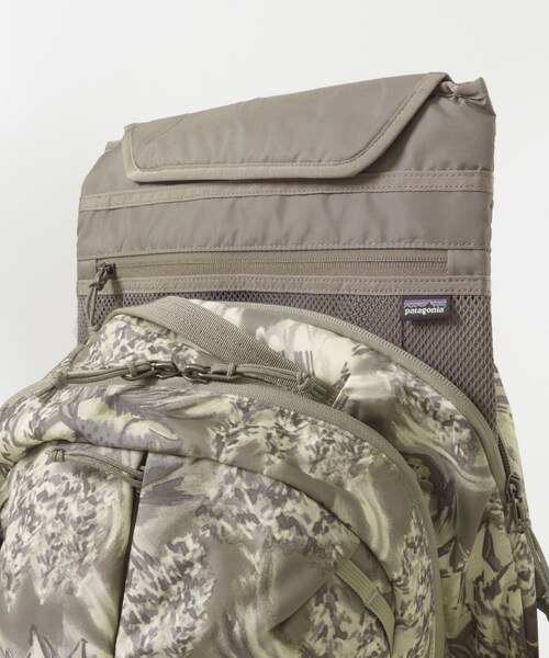 URBAN RESEARCH DOORS(アーバンリサーチドアーズ)の「patagonia Refugio Day Pack 26L(バックパック/リュック・メンズ・NGRY/SPWI/BLK・one)」の16枚目の写真