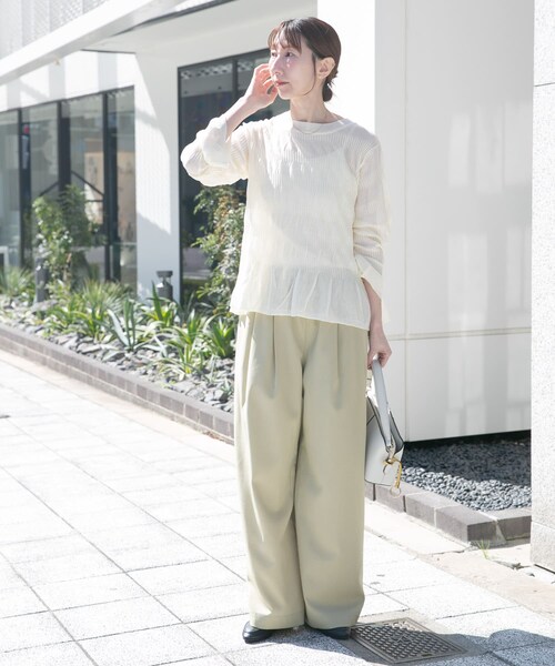 ITEMS URBANRESEARCH（アイテムズ アーバンリサーチ）の「シャーリングフレアスリーブニット（ニット/セーター・レディース・OFF/LVD/NVY・Free）」の7枚目の写真