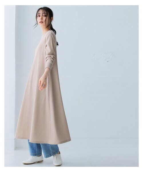 nissen（ニッセン）の「ワッフル素材ロング丈フレアワンピース（UVカット）（ワンピース・レディース・黒/ブラウン/ミルクベージュ/杢チャコールグレー/ワイン・S/M/L/LL/3L/4L/5L/6L/8L/10L）」の4枚目の写真