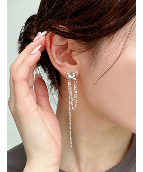 RESEXXY（リゼクシー）の「ハートチェーンピアス（ピアス（両耳用）・レディース・シルバー/ゴールド・F）」の2枚目の写真