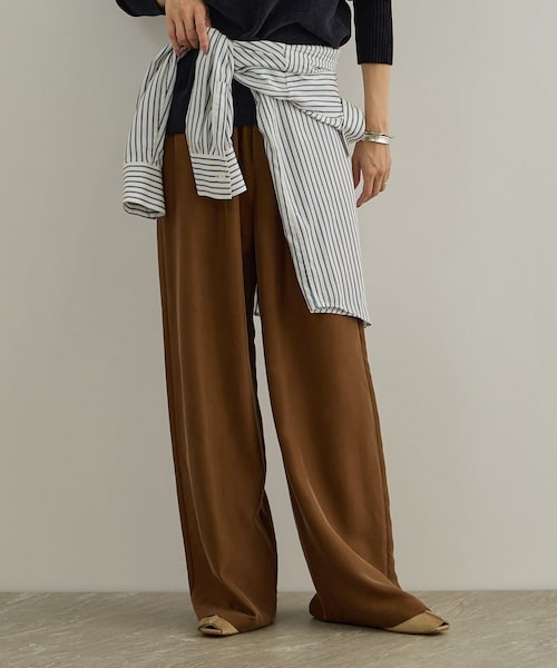 ADAM ET ROPE'(アダムエロペ)の「GENTLE SILK パンツ / セットアップ対応・新色追加(シャツ/ブラウス・レディース・ブラック/ブラウン・M/S)」の3枚目の写真