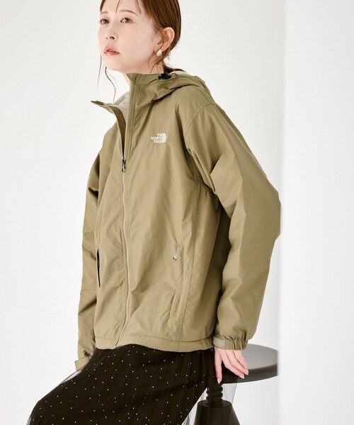 ROPE' PICNIC（ロペピクニック）の「【THE NORTH FACE/ザ・ノース・フェイス】Compact Nomad Jacket（ブルゾン・レディース・ブラック/ベージュ系・M）」の2枚目の写真