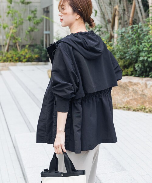 URBAN RESEARCH DOORS（アーバンリサーチドアーズ）の「『WEB/一部店舗限定カラー』ナイロンマウンテンパーカー（マウンテンパーカー・レディース・L.BEIGE/LIME/NAVY/BLACK・S/M）」の9枚目の写真