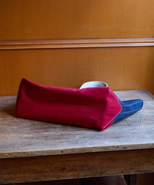 ADAM ET ROPE'（アダムエロペ）の「【BONCOURA/ボンクラ】キャンパストート（トートバッグ・メンズ・ネイビー/レッド・F）」の12枚目の写真