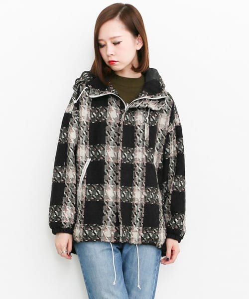 KBF（ケイビーエフ）の「チェックマウンテンパーカー（マウンテンパーカー・レディース・IVORY/BLACK・one）」の6枚目の写真