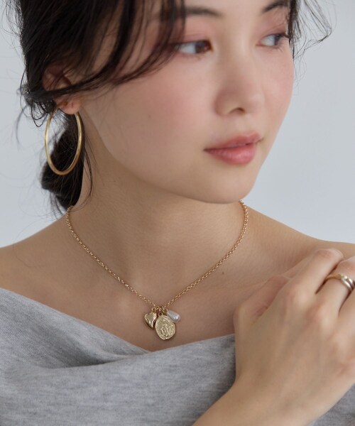 VIS（ビス）の「チャームコンビチェーンネックレス（ネックレス・レディース・ゴールド/シルバー・F）」の5枚目の写真
